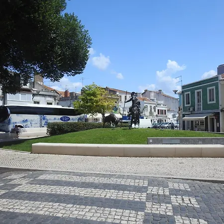 The Writer's Neighbor I *